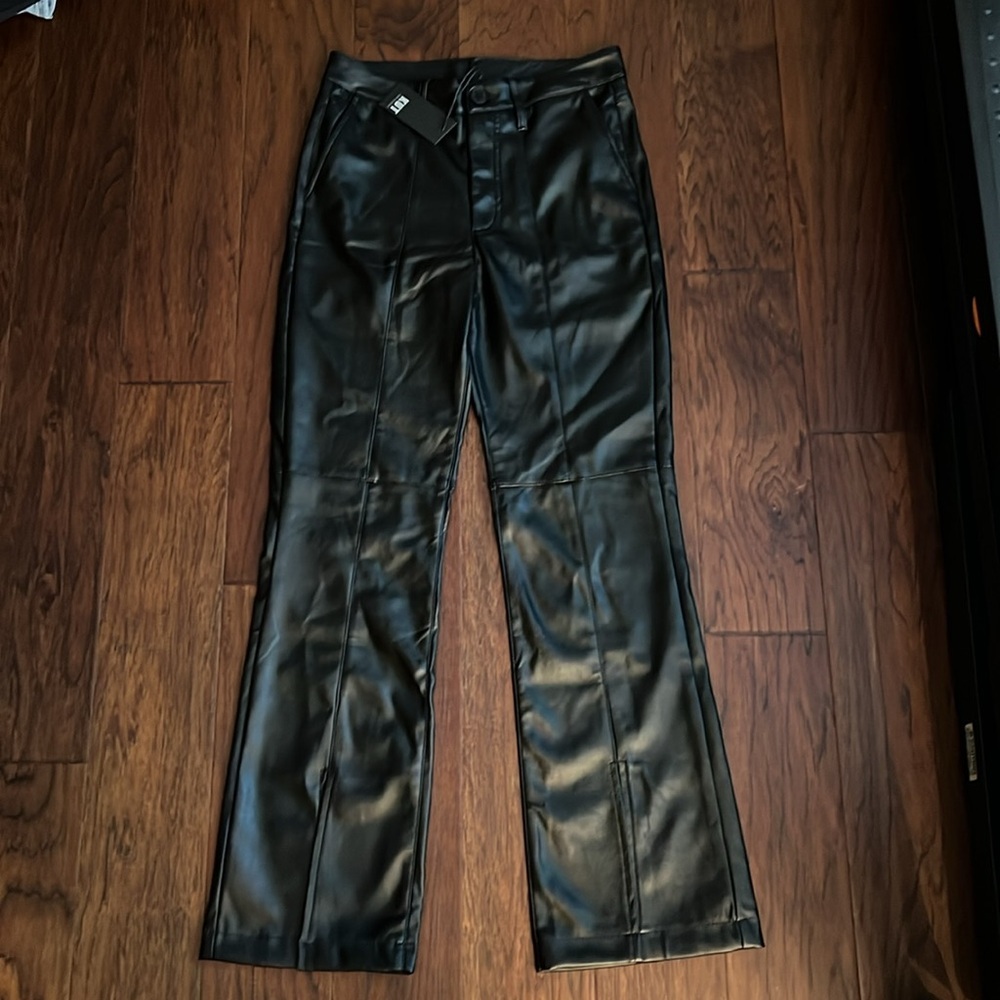 🎉🎉NEW WITH TAGS🎉🎉 Kut from the kloth- faux leather pants